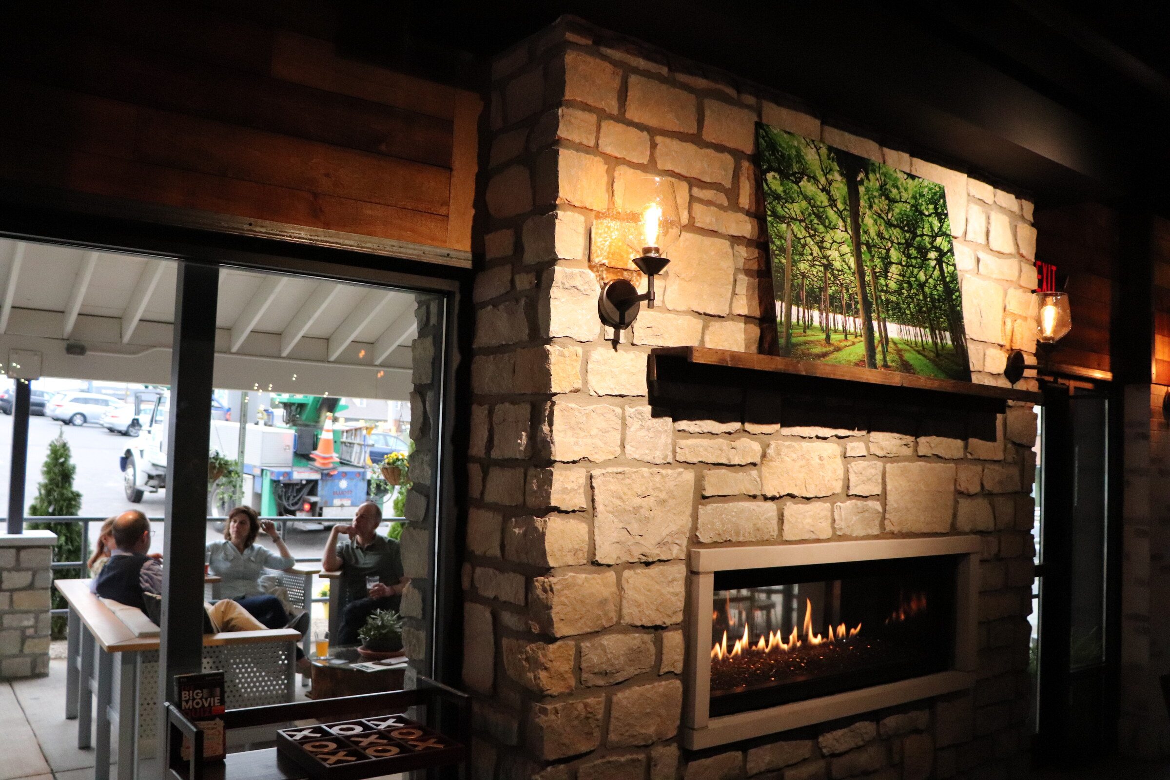 Interior ambiance at Hoppin' Vines
